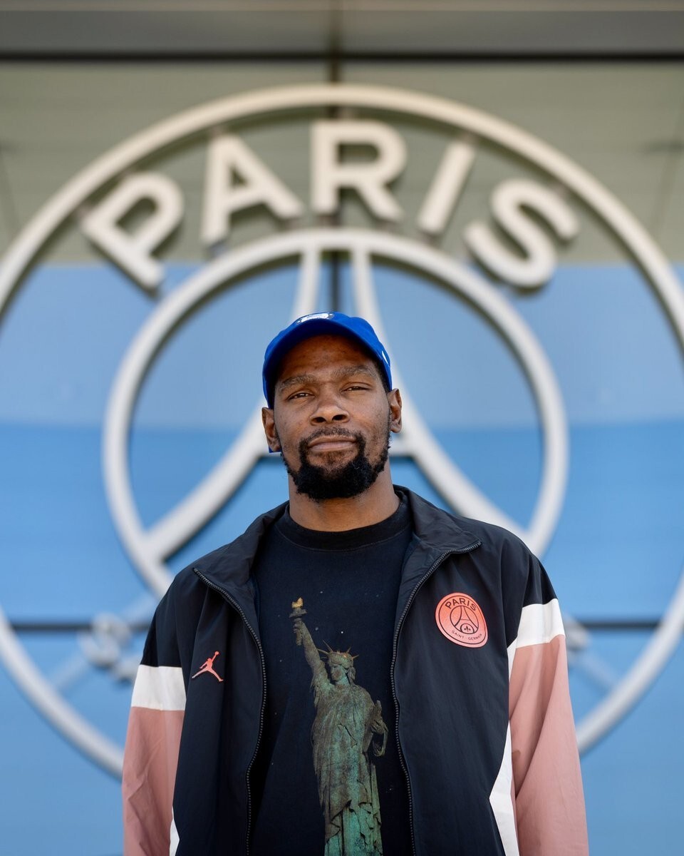 开云体育官网-冲刺阶段巴黎圣日耳曼战术微调——CBA季后赛节点到来，气氛紧张，团队化学反应显著的简单介绍