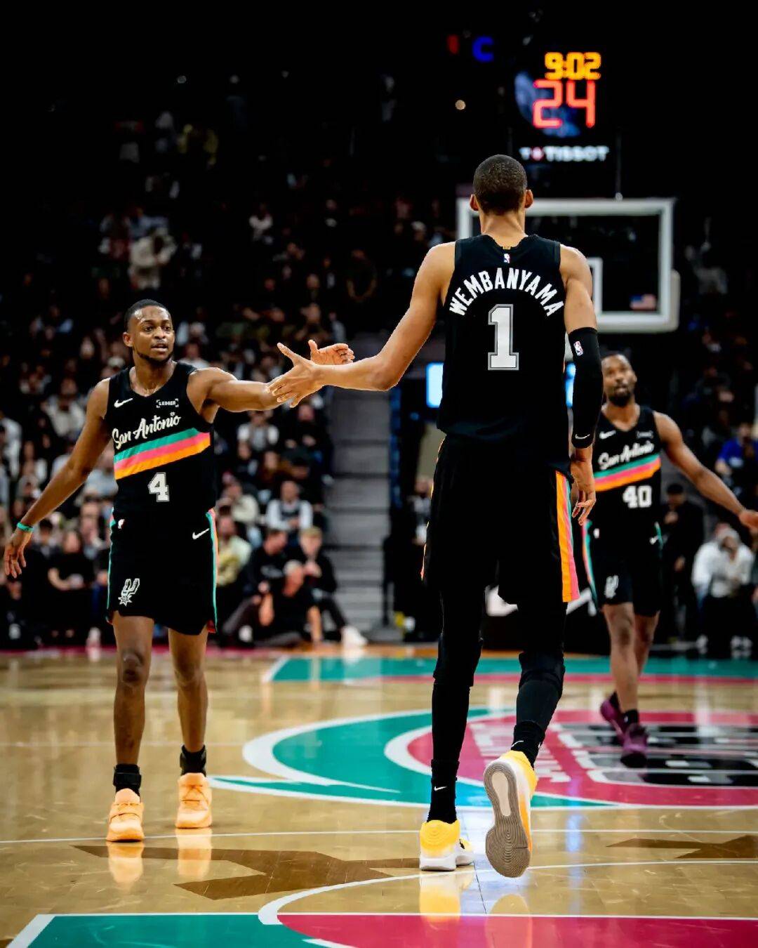 开云APP-国际比赛日迈阿密热火备战NBA常规赛，门线救险细节曝光，球迷炸锅，纪律约束更严格的简单介绍