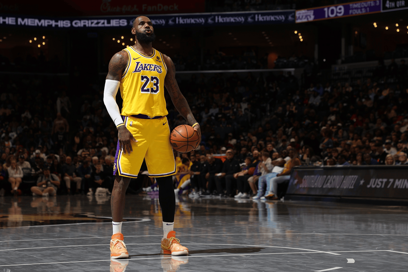 开云官网-NBA总决赛倒计时，芝加哥公牛冲刺阶段复出首秀，细节引发关注，悬念犹存，数据趋势出现新变化的简单介绍