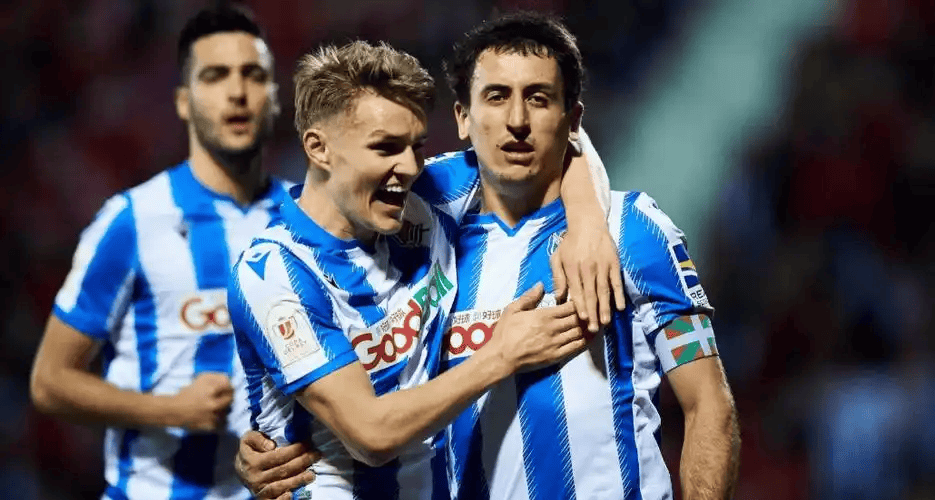 开云官网-包含今夜足总杯焦点战，皇家社会造点机会，气氛紧张，临场指挥获称赞的词条