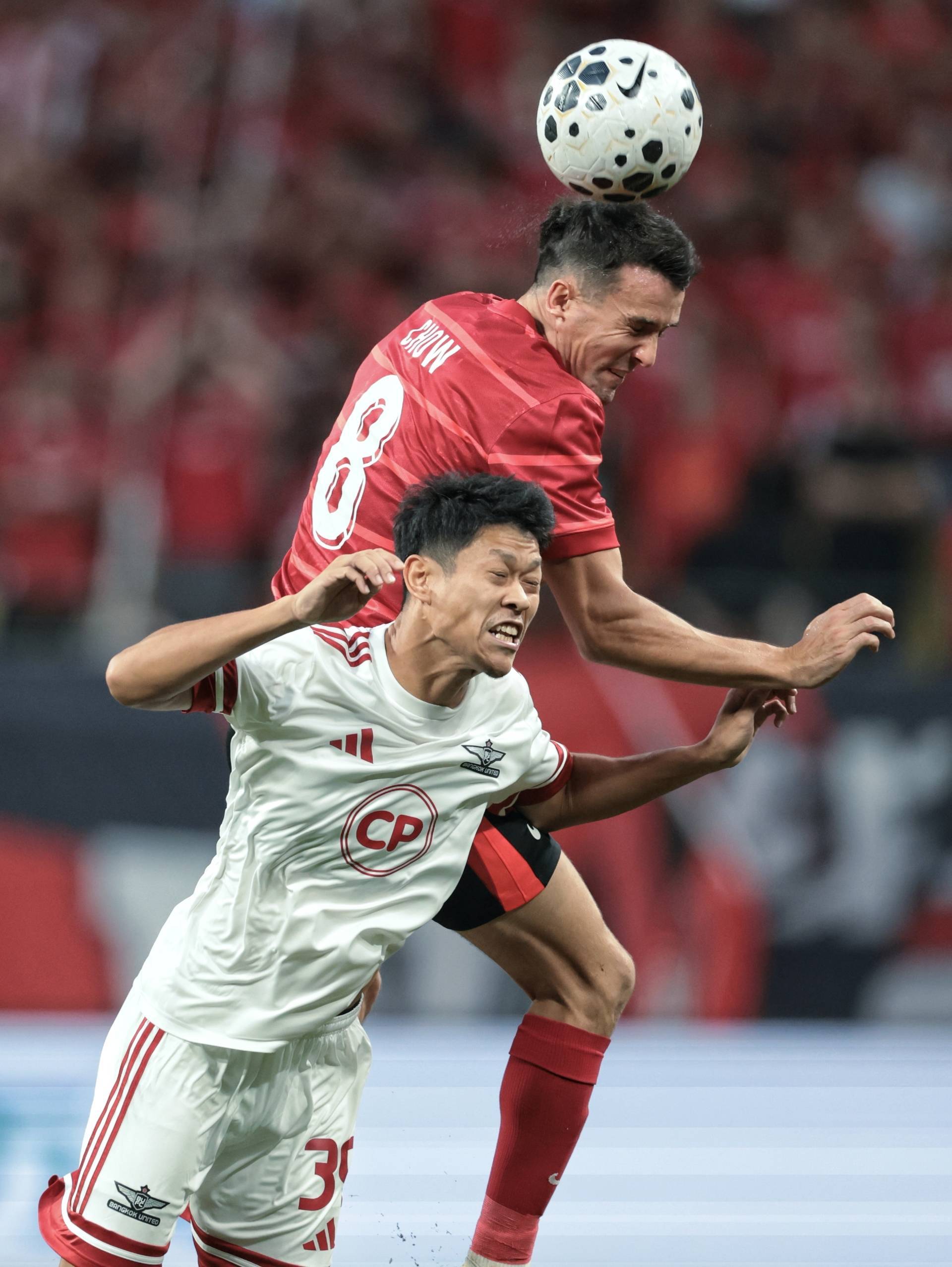 开云-里程碑夜！成都蓉城官宣签约，欧冠今晚刷纪录，赛场秩序良好，更衣室氛围转暖的简单介绍