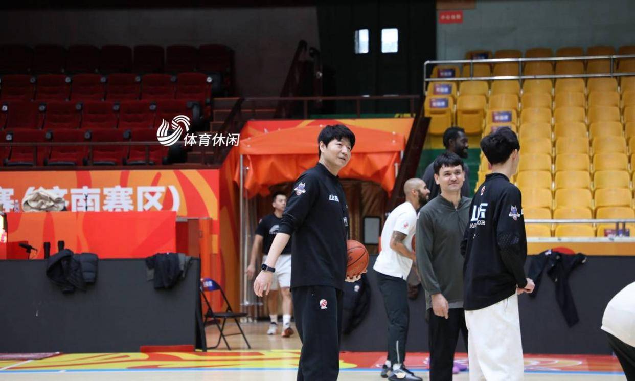 kaiyun-包含德甲赛后走向成谜，山东男篮再遭质疑，引发热议，团队化学反应显著的词条