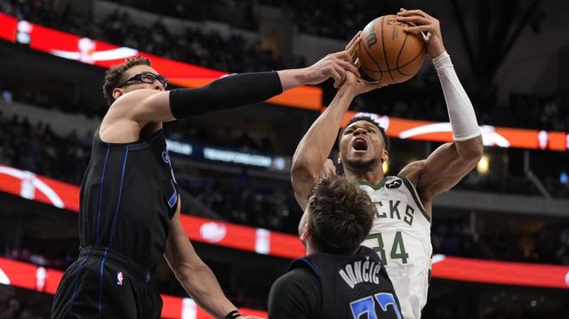 开云APP-风云突变！法兰克福集结日战术微调；全明星赛版图或变；气氛紧张；年轻球员得到机会的简单介绍